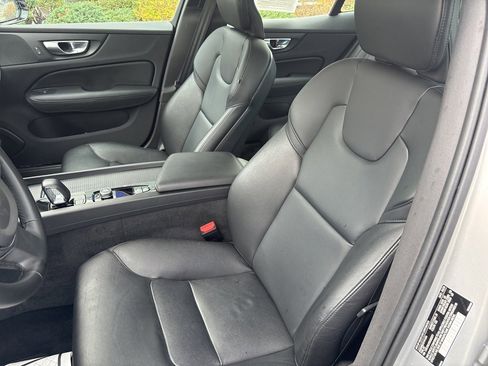 Certified 2025 Volvo S60 B5 Core image 17