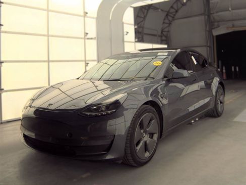 Used 2022 Tesla Model 3 Long Range AWD/4WD image 2