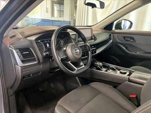 Used 2023 Nissan Rogue S AWD/4WD image 8