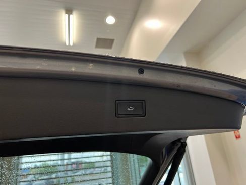Used 2024 Volkswagen Tiguan SEL R-Line AWD/4WD image 18