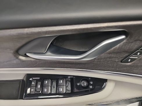 Used 2021 Jeep Grand Cherokee L Overland w/ Luxury Tech Group IV image 17