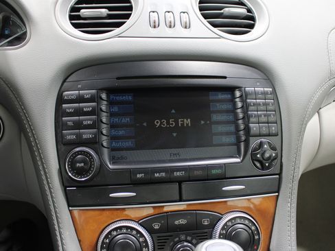 Used 2007 Mercedes-Benz SL 550 image 14