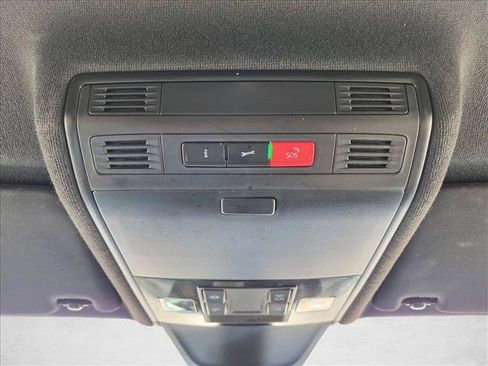 Used 2024 Volkswagen Tiguan SE w/ MDO Package, Three-Row FWD image 15