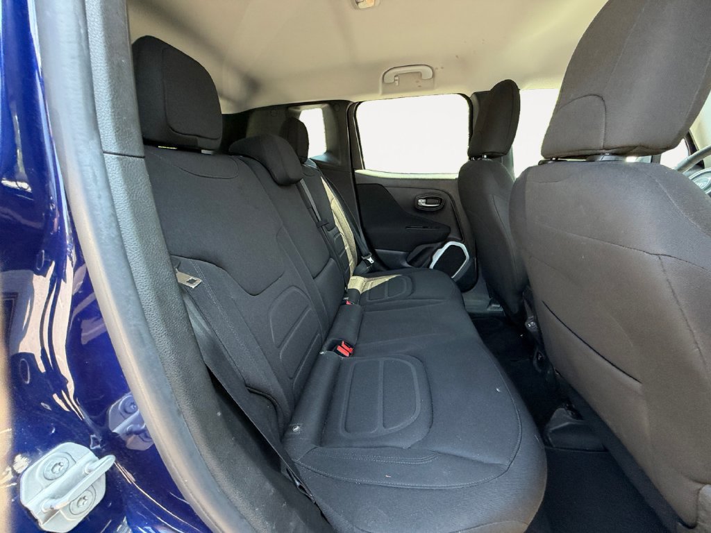 Used 2018 Jeep Renegade Latitude w/ Popular Equipment Group AWD/4WD image 15