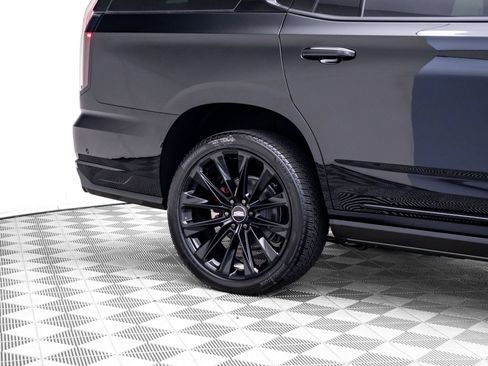 New 2026 Cadillac Escalade V w/ LPO, ONYX Package AWD/4WD image 33