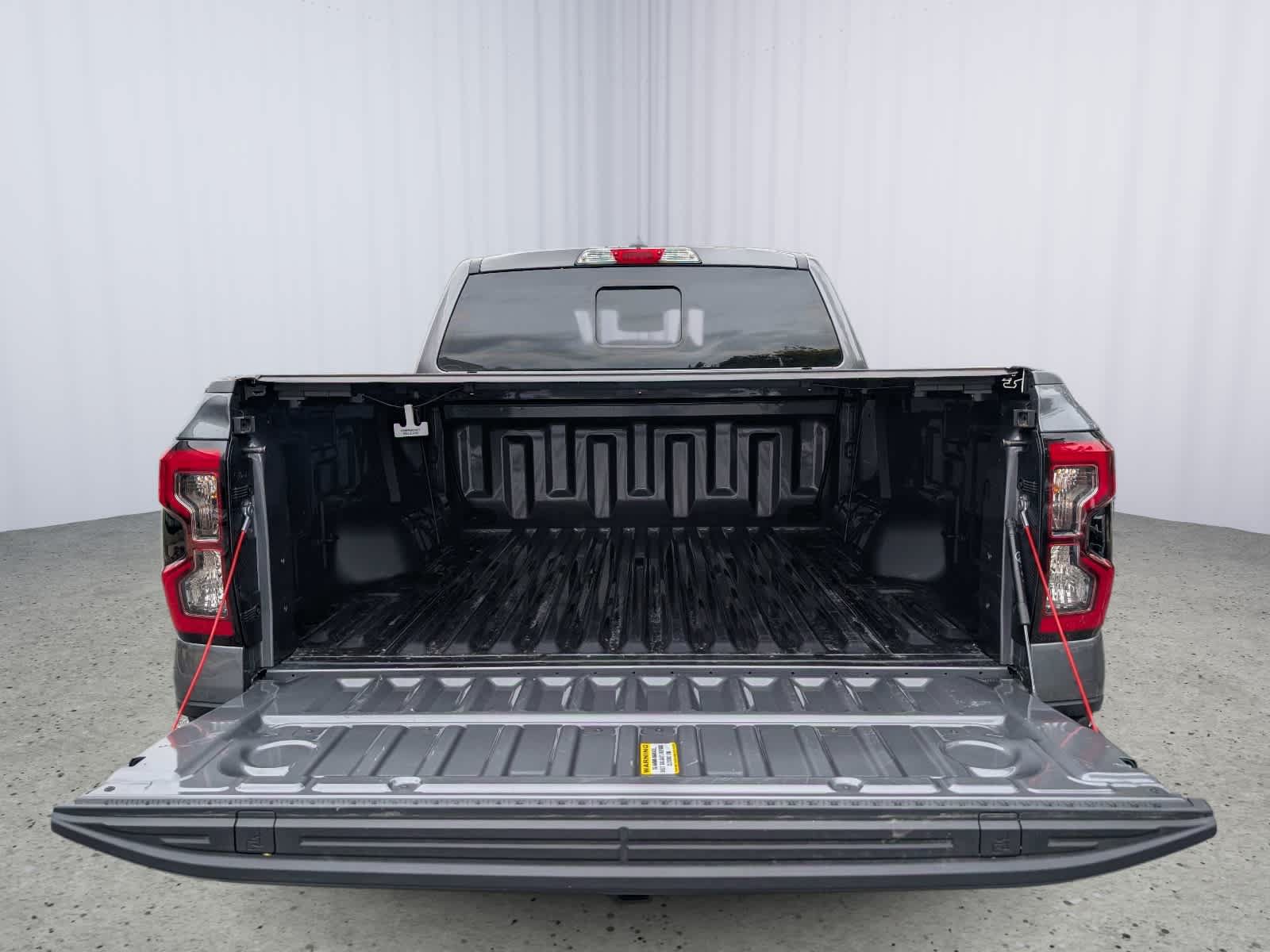 Used 2025 Ford Ranger Lariat w/ FX4 Off-Road Package AWD/4WD image 14