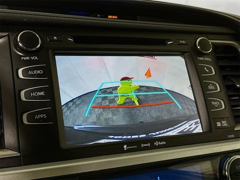 Certified 2019 Toyota Highlander XLE image 7