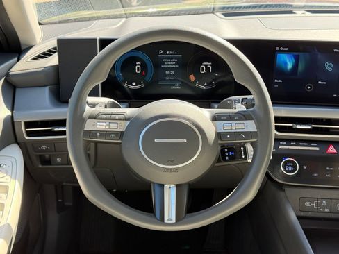 Used 2025 Hyundai Sonata SEL FWD image 28