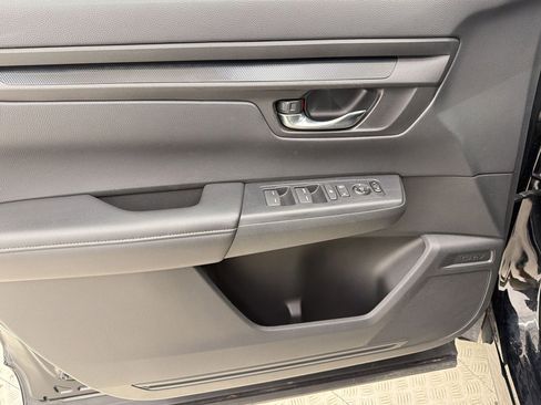 Used 2025 Honda CR-V LX image 12