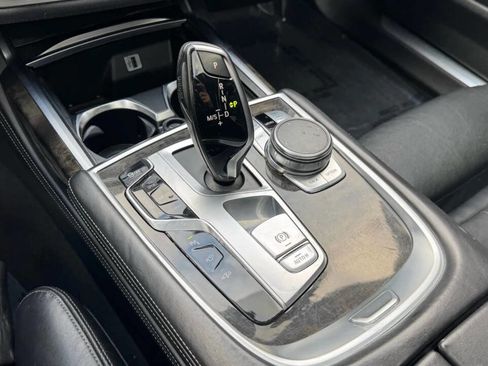 Used 2016 BMW 750i xDrive image 33