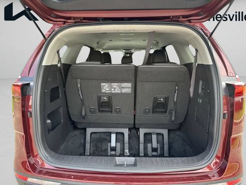 Used 2024 Kia Carnival LX FWD image 11