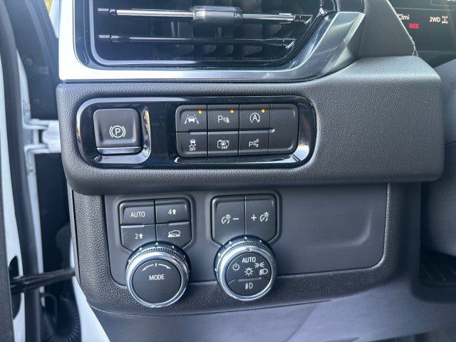 New 2026 GMC Yukon Denali AWD/4WD image 16