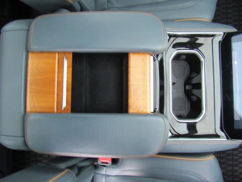 Used 2022 Jeep Grand Wagoneer Series II image 46