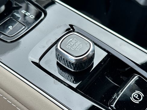 New 2026 Volvo XC90 B6 Plus image 21