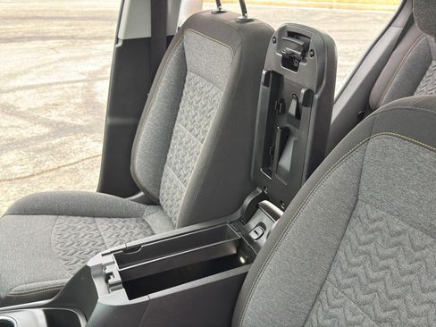 Used 2023 Chevrolet Equinox LT image 18