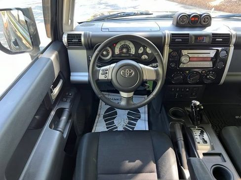 Used 2010 Toyota FJ Cruiser 4WD w/ Upgrade Pkg 2 image 23