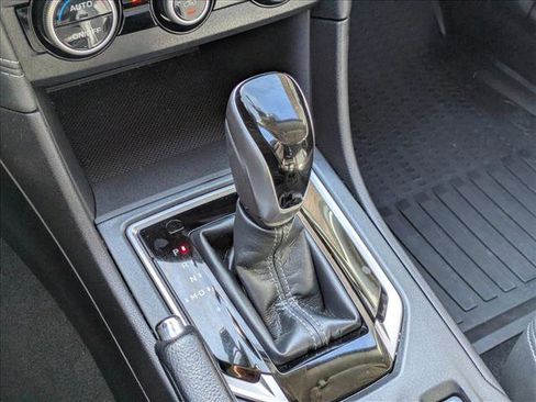 Used 2022 Subaru Impreza 2.0i Limited image 17