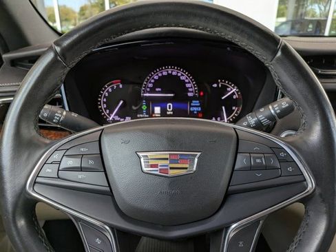 Used 2019 Cadillac XT5 Luxury image 25