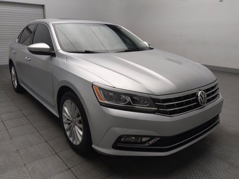 Used 2017 Volkswagen Passat 1.8T SE w/ SE Lighting Package FWD image 13