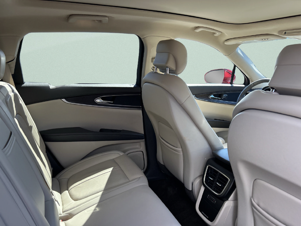 Used 2018 Lincoln MKX Reserve w/ Driver Assistance Package FWD image 22