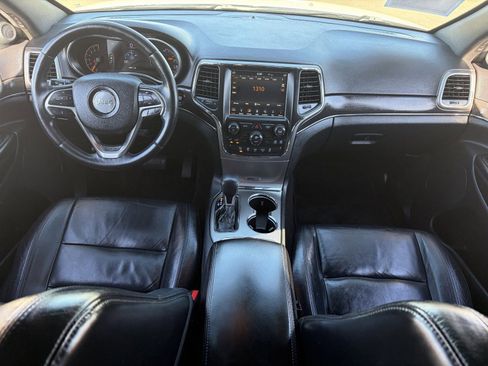 Used 2018 Jeep Grand Cherokee Limited image 16