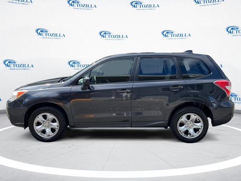 Used 2016 Subaru Forester 2.5i AWD/4WD image 2