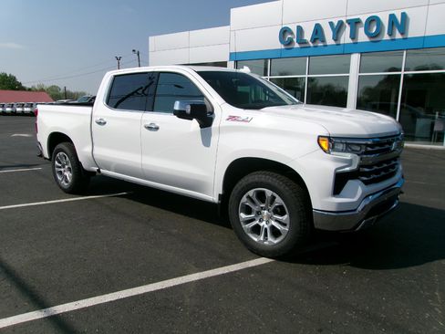 New 2026 Chevrolet Silverado 1500 LTZ w/ LTZ Premium Package AWD/4WD image 4