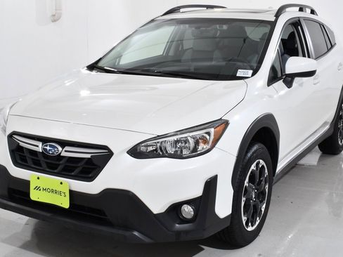 Used 2023 Subaru Crosstrek 2.0i Premium image 2
