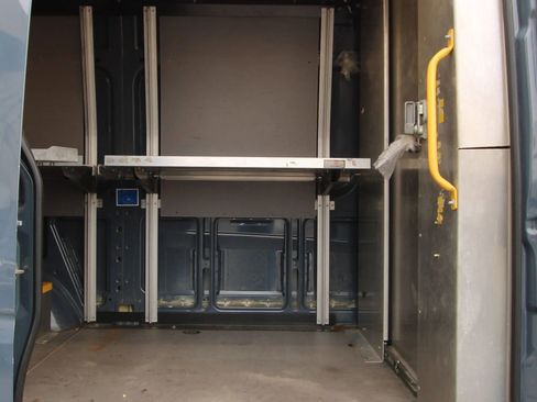 Used 2018 Mercedes-Benz Sprinter 2500 image 11