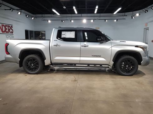 New 2026 Toyota Tundra Limited AWD/4WD image 8