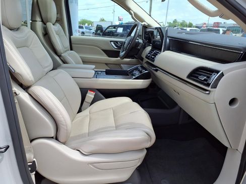 Used 2021 Lincoln Navigator Reserve AWD/4WD image 21