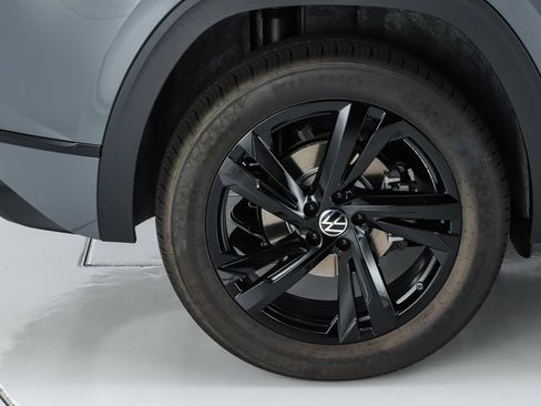 New 2026 Volkswagen Atlas Cross Sport SEL R-Line AWD/4WD image 13