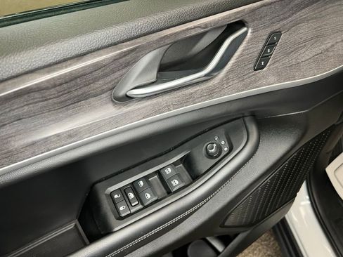 Used 2024 Jeep Grand Cherokee Limited AWD/4WD image 17