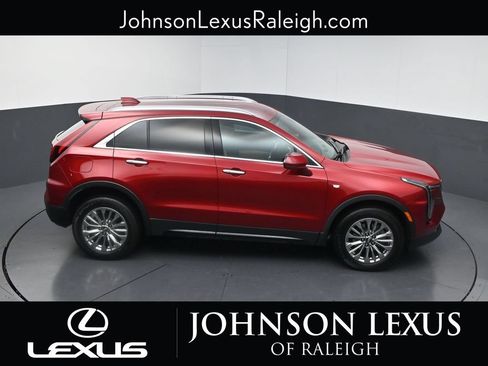 Used 2025 Cadillac XT4 Premium Luxury FWD image 28