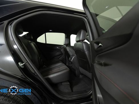 Used 2023 Chevrolet Equinox RS FWD image 32