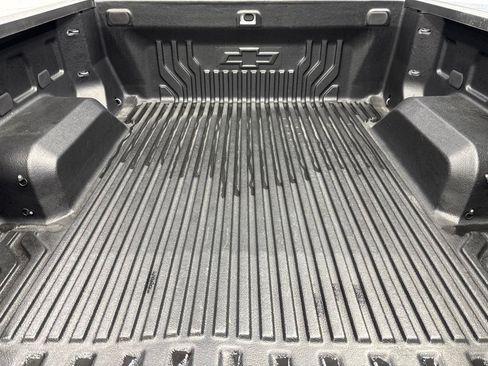 Used 2024 Chevrolet Silverado 1500 LT AWD/4WD image 36