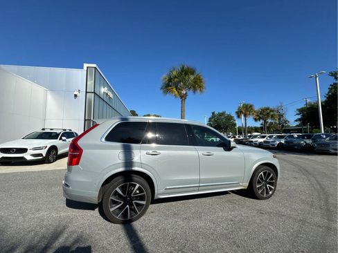 Certified 2024 Volvo XC90 B6 Ultimate w/ Lounge Package image 17