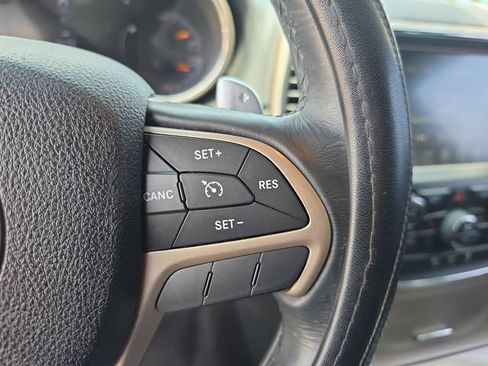 Used 2015 Jeep Grand Cherokee Laredo w/ Quick Order Package 23E AWD/4WD image 23