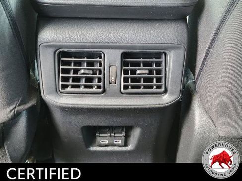 Used 2024 Toyota RAV4 XLE FWD image 17