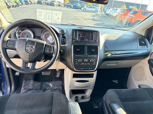 Used 2019 Dodge Grand Caravan SE image 15
