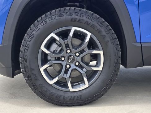 New 2026 Chevrolet Equinox ACTIV w/ Convenience Package III FWD image 8