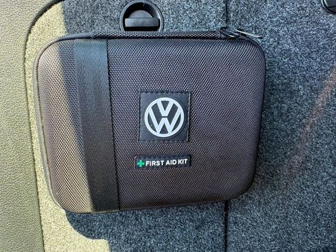 Used 2017 Volkswagen Tiguan S image 20