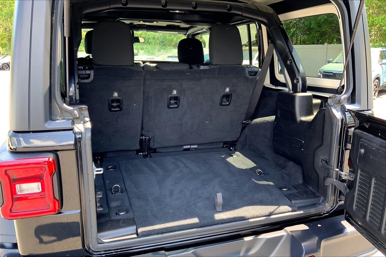 Used 2019 Jeep Wrangler Unlimited Sport AWD/4WD image 38