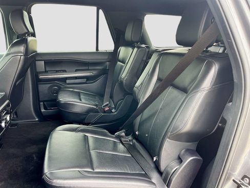 Used 2020 Ford Expedition Max XLT w/ Equipment Group 202A AWD/4WD image 23