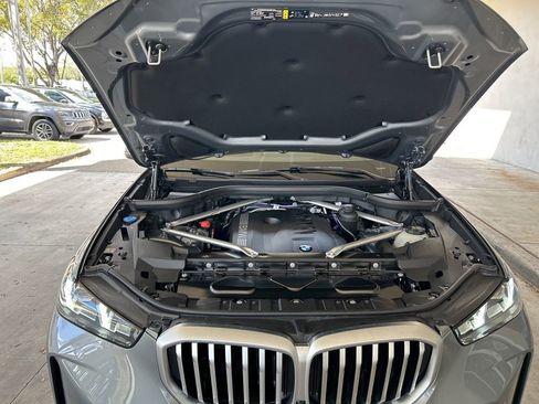 Used 2026 BMW X5 sDrive40i image 11