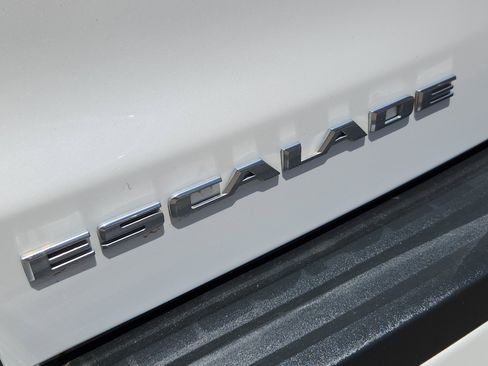 Used 2020 Cadillac Escalade ESV Platinum AWD/4WD image 19