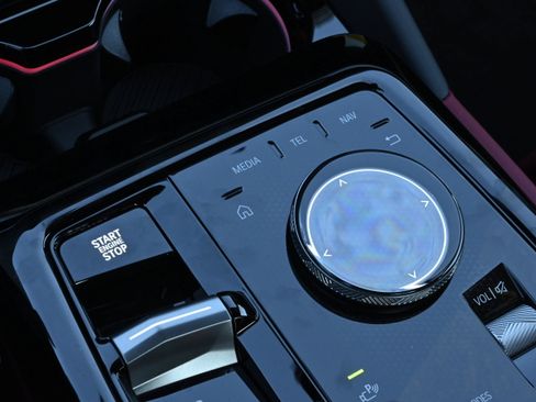 Used 2026 BMW 530i w/ M Sport Package RWD image 18