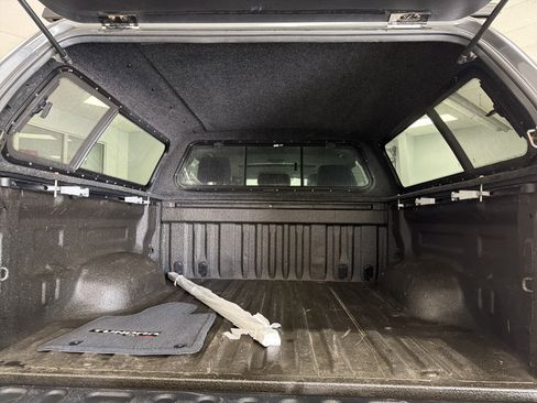 Used 2018 Toyota Tundra Limited w/ Limited Premium Package AWD/4WD image 33