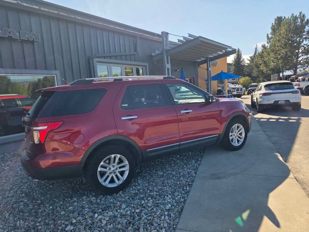 Used 2014 Ford Explorer XLT w/ Equipment Group 202A AWD/4WD image 4