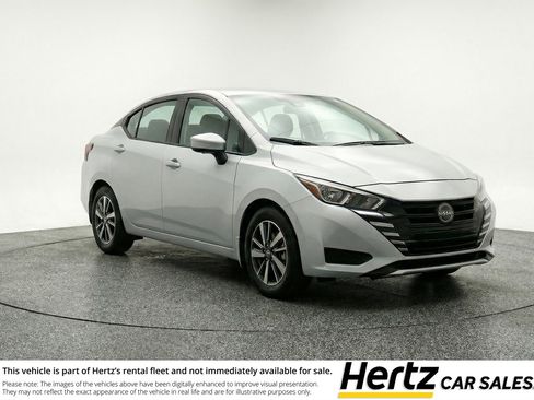 Used 2025 Nissan Versa SV image 1